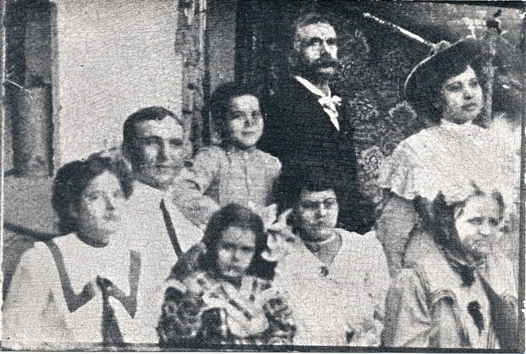 The Leonard’s in Mexico about 1905 L-R Mary, Jim Pickens, Daniel 3rd, Daniel 2nd, lady friend, Bottom: L-R Alicia, Josephine, and Aurelia